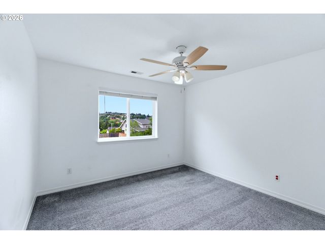 359 Nw EAGLE FEATHER St, Salem, OR 97304