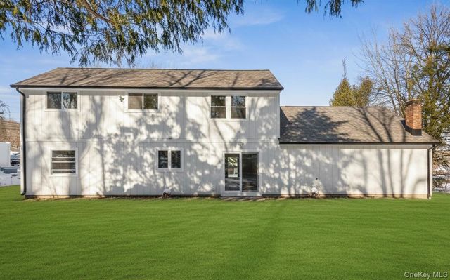 83 Thoreau Court, Yorktown Heights, NY 10598