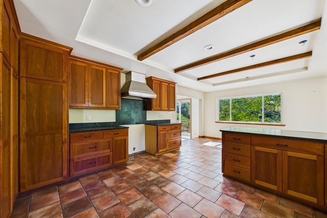 9559 Crooked Prairie Road, Redway, CA 95560