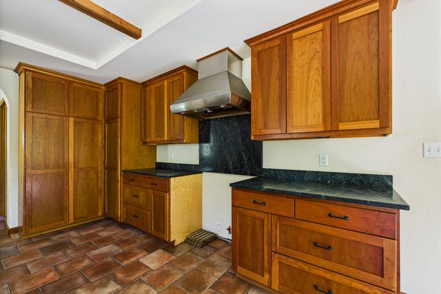 9559 Crooked Prairie Road, Redway, CA 95560