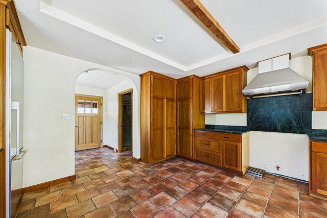 9559 Crooked Prairie Road, Redway, CA 95560