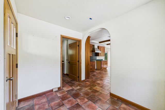 9559 Crooked Prairie Road, Redway, CA 95560