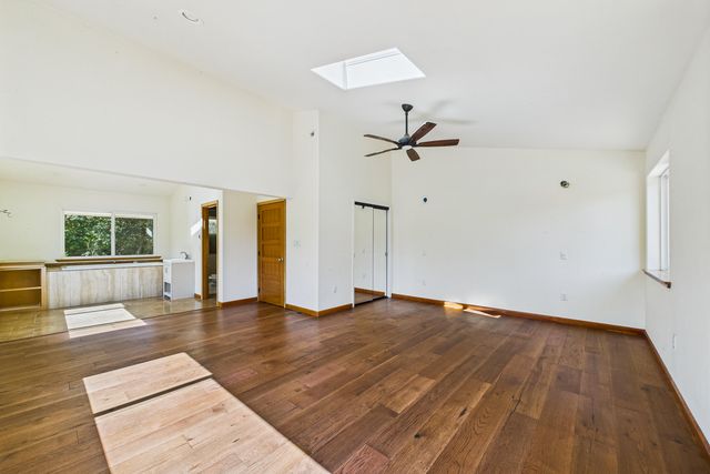 9559 Crooked Prairie Road, Redway, CA 95560