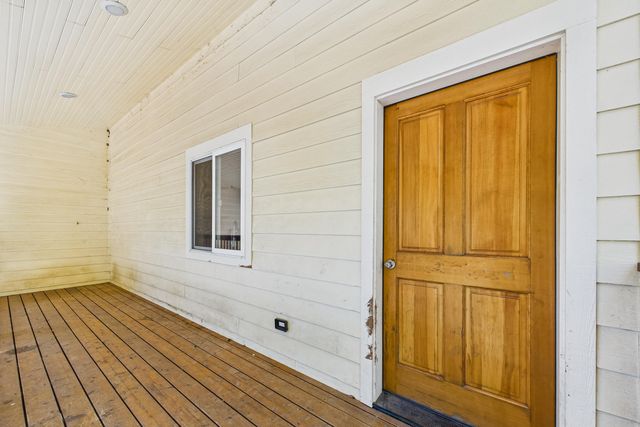 9559 Crooked Prairie Road, Redway, CA 95560