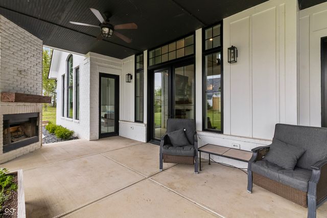 4808 Lakeview Drive, Greenwood, IN 46143