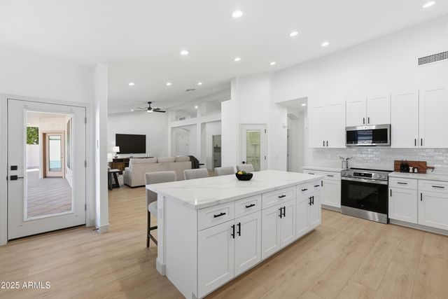 656 W JOHNSON Drive, Gilbert, AZ 85233