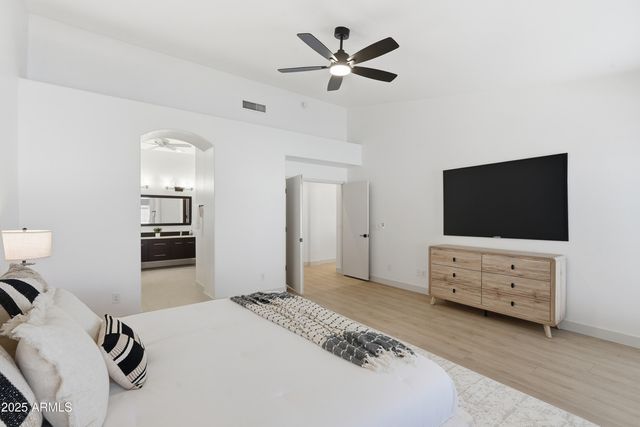 656 W JOHNSON Drive, Gilbert, AZ 85233