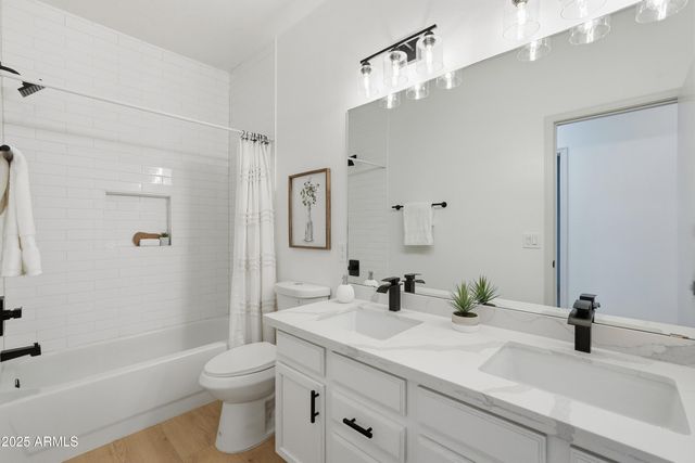 656 W JOHNSON Drive, Gilbert, AZ 85233