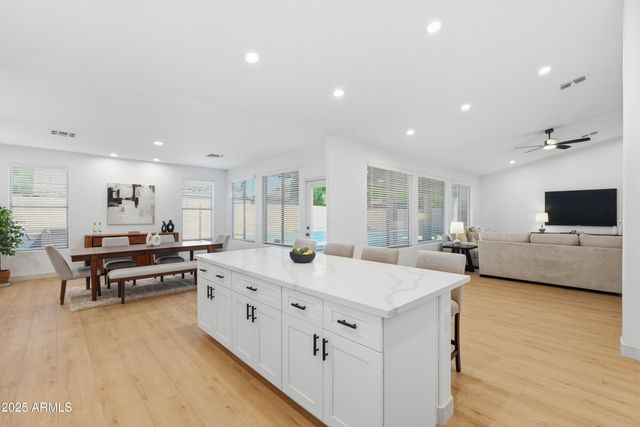 656 W JOHNSON Drive, Gilbert, AZ 85233