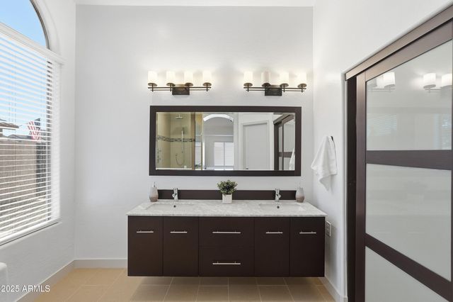 656 W JOHNSON Drive, Gilbert, AZ 85233