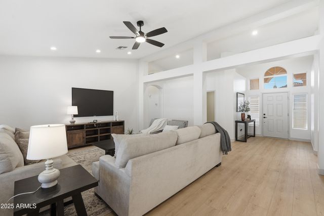 656 W JOHNSON Drive, Gilbert, AZ 85233