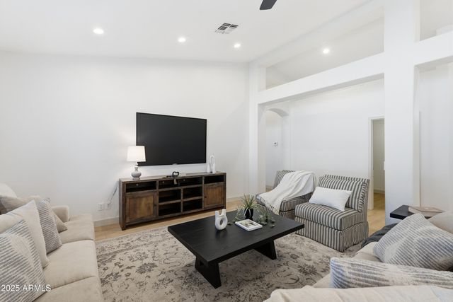 656 W JOHNSON Drive, Gilbert, AZ 85233