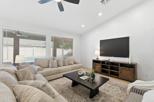 656 W JOHNSON Drive, Gilbert, AZ 85233