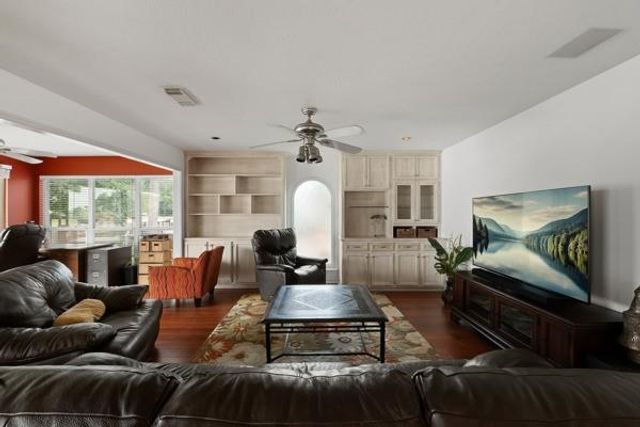 153 Lakeshore Drive, Onalaska, TX 77360