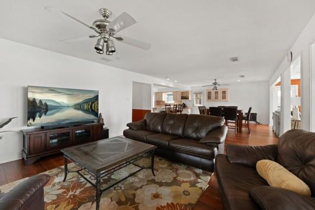 153 Lakeshore Drive, Onalaska, TX 77360
