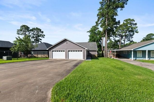 153 Lakeshore Drive, Onalaska, TX 77360
