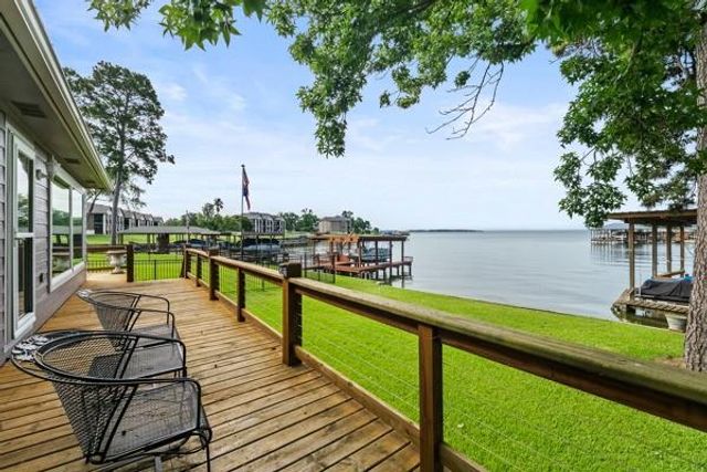 153 Lakeshore Drive, Onalaska, TX 77360