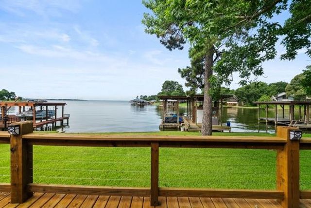 153 Lakeshore Drive, Onalaska, TX 77360