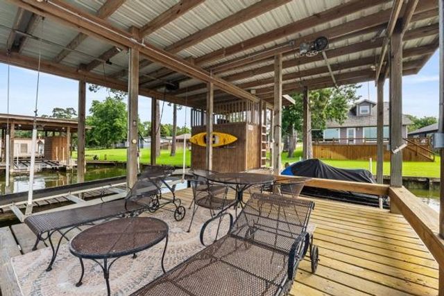 153 Lakeshore Drive, Onalaska, TX 77360