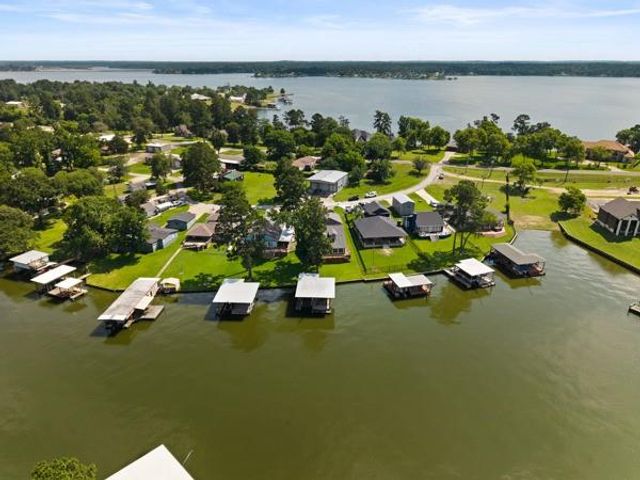 153 Lakeshore Drive, Onalaska, TX 77360