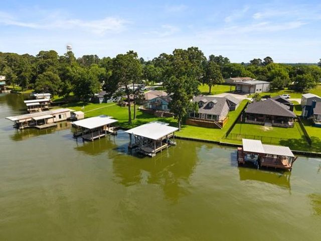 153 Lakeshore Drive, Onalaska, TX 77360