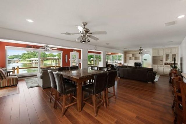 153 Lakeshore Drive, Onalaska, TX 77360
