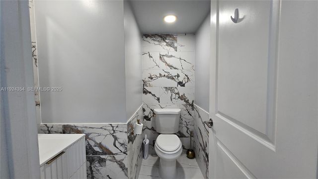 21380 NE 2nd Ct, Miami, FL 33179