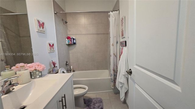 21380 NE 2nd Ct, Miami, FL 33179