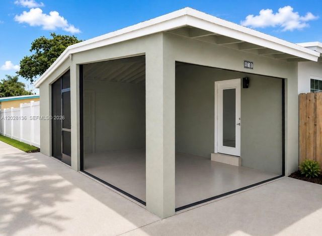810 NE 3rd Avenue, Pompano Beach, FL 33060