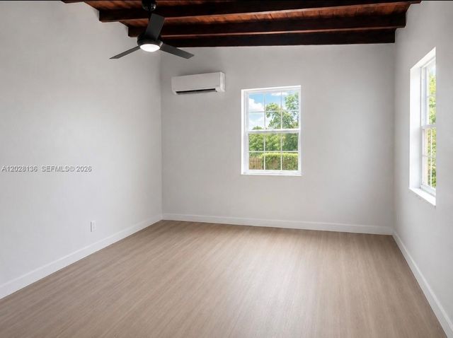 810 NE 3rd Avenue, Pompano Beach, FL 33060