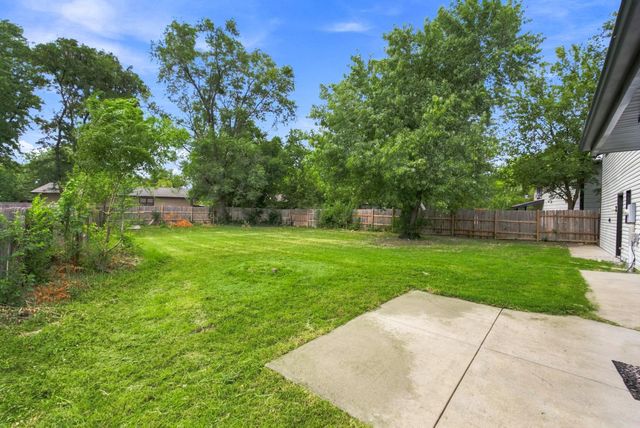 519 Renee Dr, Andover, KS 67002