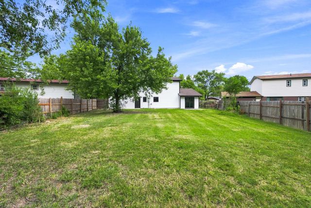 519 Renee Dr, Andover, KS 67002