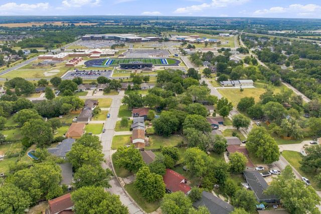 519 Renee Dr, Andover, KS 67002