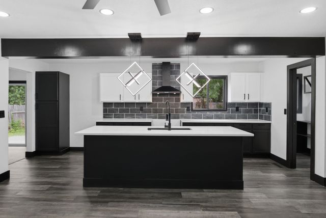 519 Renee Dr, Andover, KS 67002