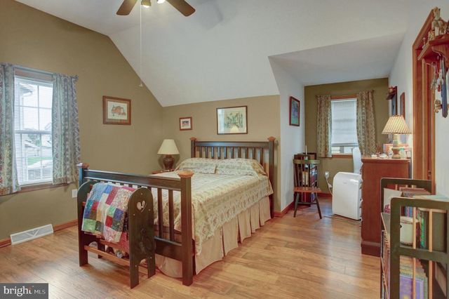 406 FREEDOM DR, Shippensburg, PA 17257