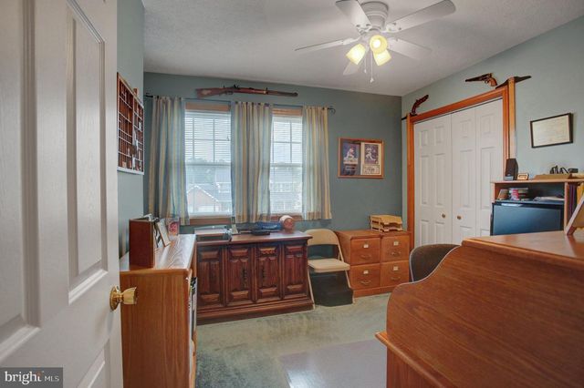 406 FREEDOM DR, Shippensburg, PA 17257