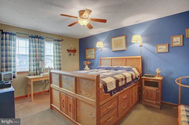 406 FREEDOM DR, Shippensburg, PA 17257