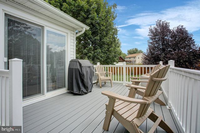 406 FREEDOM DR, Shippensburg, PA 17257