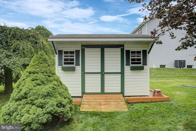 406 FREEDOM DR, Shippensburg, PA 17257