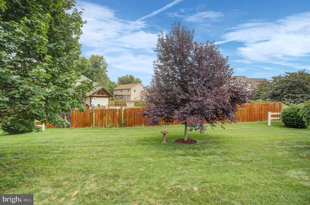 406 FREEDOM DR, Shippensburg, PA 17257