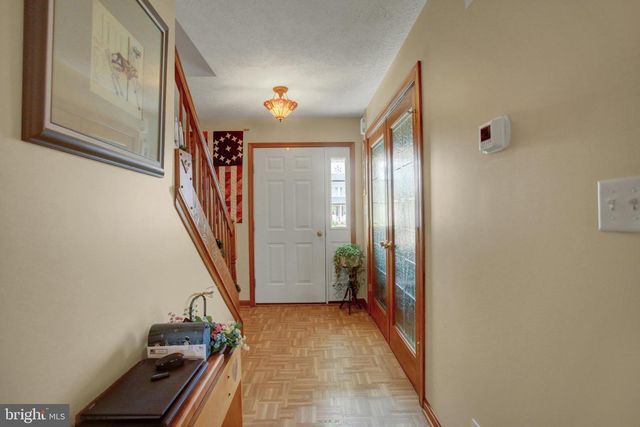 406 FREEDOM DR, Shippensburg, PA 17257