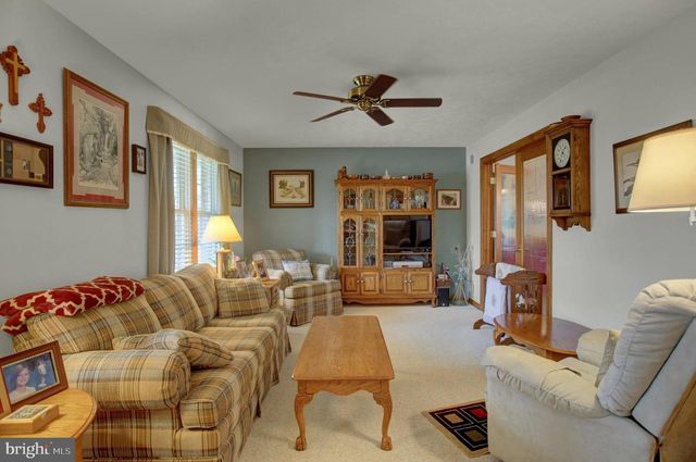 406 FREEDOM DR, Shippensburg, PA 17257