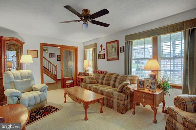 406 FREEDOM DR, Shippensburg, PA 17257