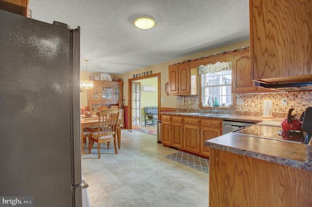 406 FREEDOM DR, Shippensburg, PA 17257