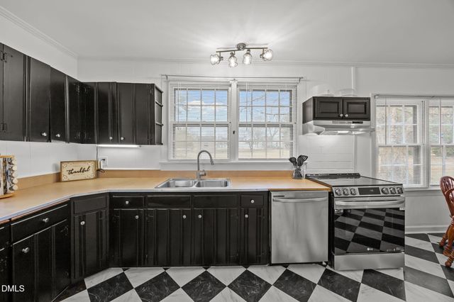 230 Chavasse Avenue, Henderson, NC 27536