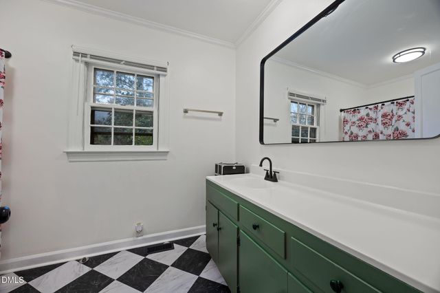 230 Chavasse Avenue, Henderson, NC 27536