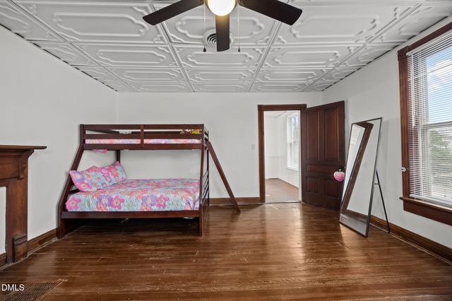 230 Chavasse Avenue, Henderson, NC 27536