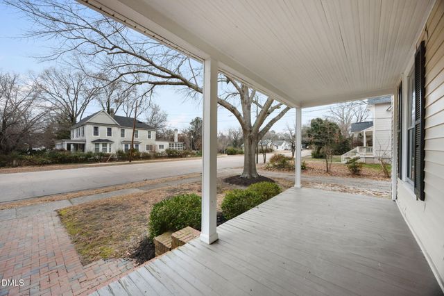 230 Chavasse Avenue, Henderson, NC 27536