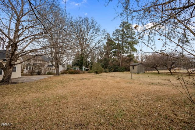 230 Chavasse Avenue, Henderson, NC 27536