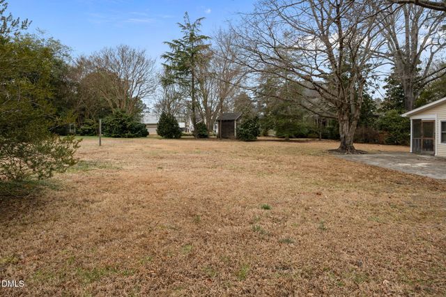230 Chavasse Avenue, Henderson, NC 27536